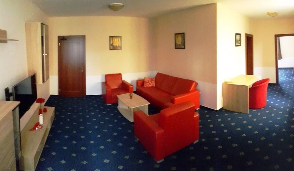 Garni Hotel Tatramonti ポプラト エクステリア 写真