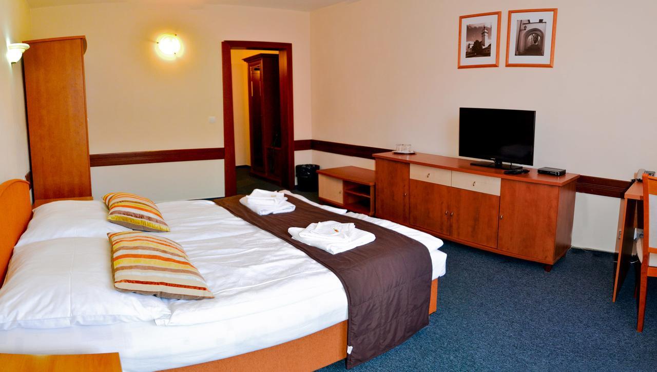 Garni Hotel Tatramonti ポプラト エクステリア 写真