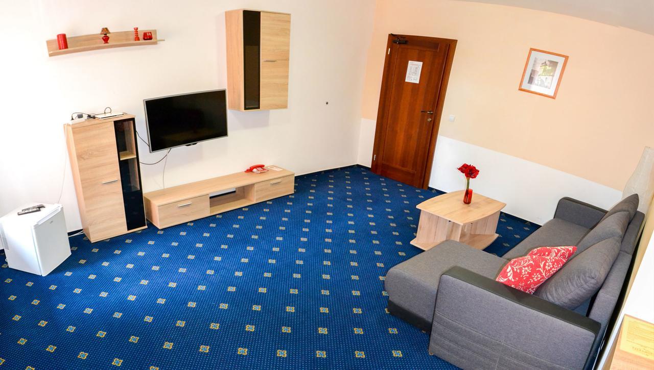 Garni Hotel Tatramonti ポプラト エクステリア 写真