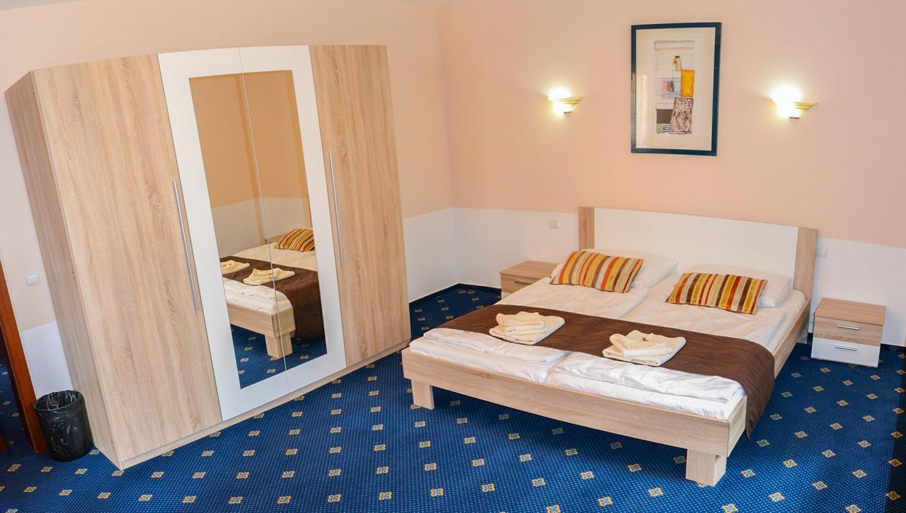Garni Hotel Tatramonti ポプラト エクステリア 写真