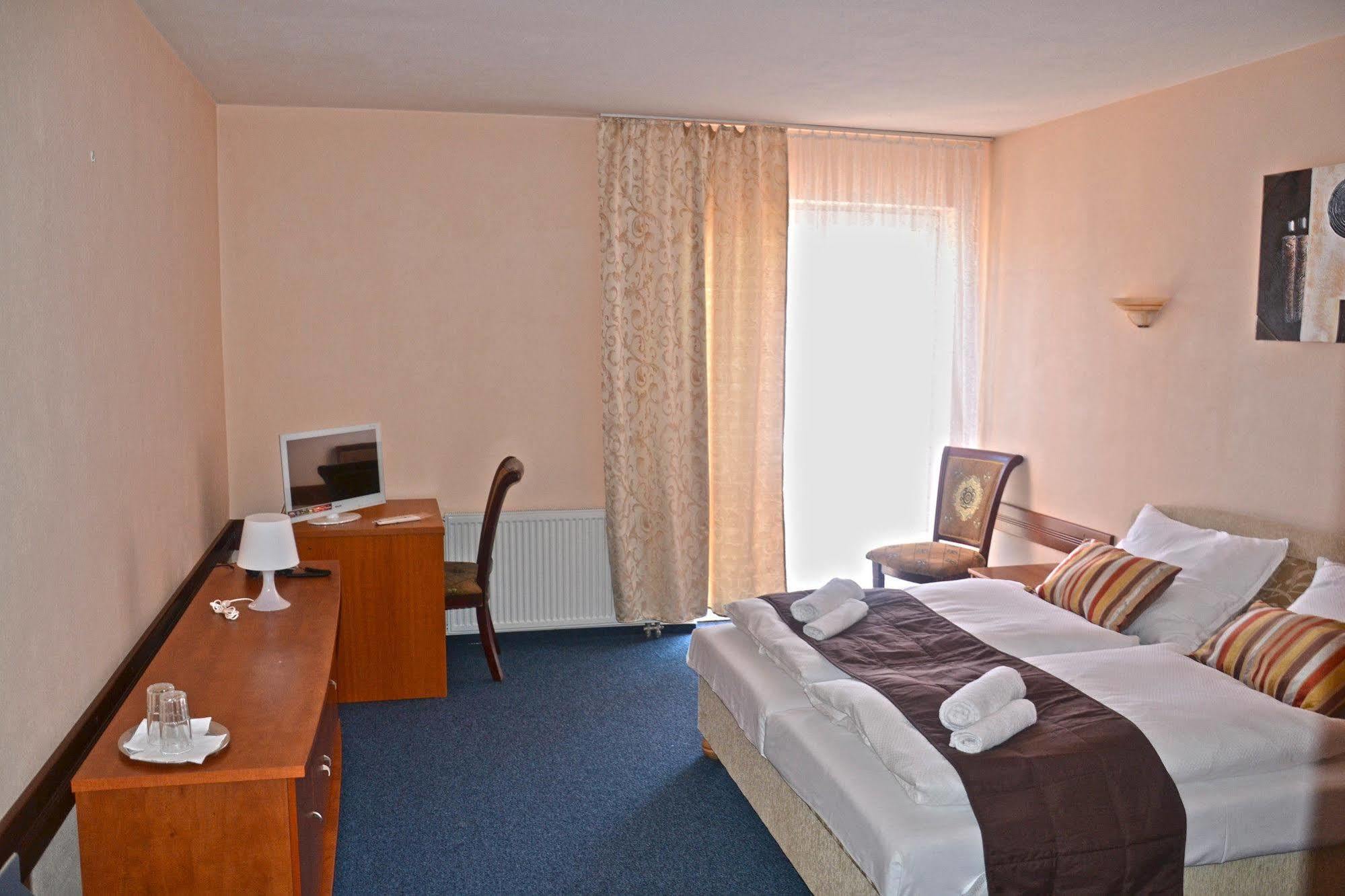 Garni Hotel Tatramonti ポプラト エクステリア 写真