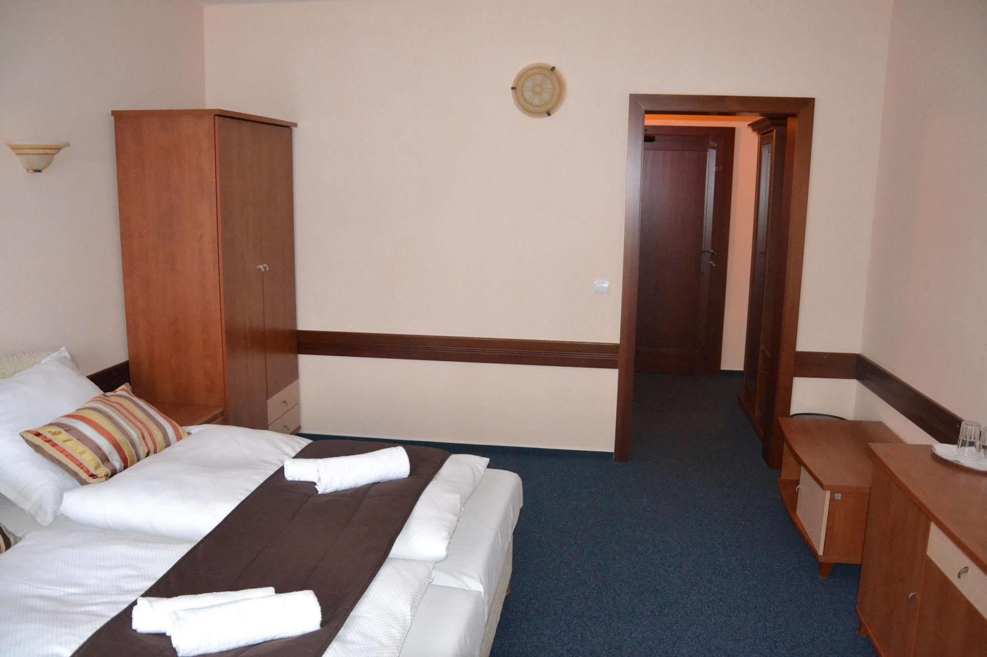 Garni Hotel Tatramonti ポプラト エクステリア 写真